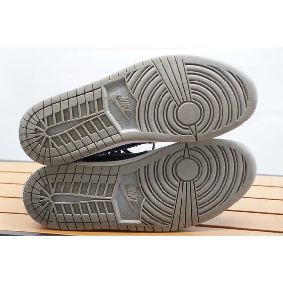 Men’s Size 11 Nike Air Jordan 1 Retro High OG Rebellionaire NICE!! 555088-036 - Picture 9 of 9